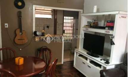 Apartamento com 2 quartos à venda na Rua Orfanotrófio, 194, Cristal, Porto Alegre, 42 m2 por R$ 150.000