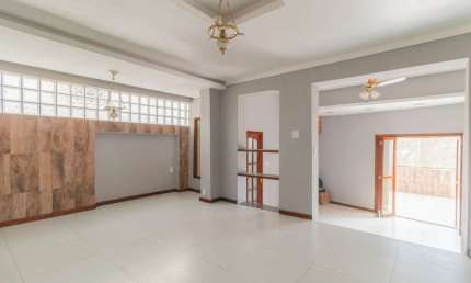 Casa com 4 quartos à venda na Rua Lindolfo Color, 133, Medianeira, Porto Alegre, 336 m2 por R$ 665.000