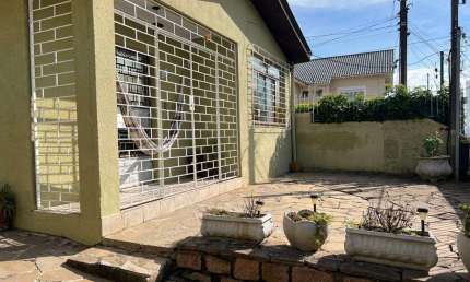 Casa com 2 quartos à venda na Rua Sílvio Romero, 323, Partenon, Porto Alegre, 217 m2 por R$ 637.000