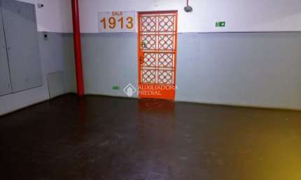 Sala comercial à venda na Rua Vigário José Inácio, 371, Centro Histórico, Porto Alegre, 59 m2 por R$ 100.000