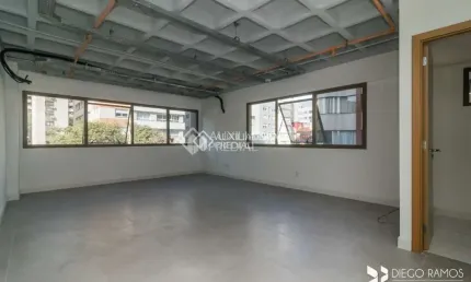 Sala comercial à venda na avenida lageado, 1212, petrópolis, porto alegre, 46 m2 por r$ 470.000