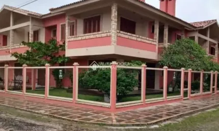 Casa em condomínio fechado com 2 quartos à venda na Rua Rio Carreiro, 771, Centro, Xangri-Lá, 96 m2 por R$ 660.000