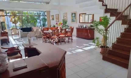 Casa com 4 quartos à venda na Rua Nelson Zang, 460, Partenon, Porto Alegre, 336 m2 por R$ 950.000