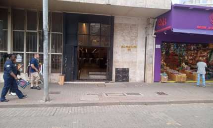 Sala comercial à venda na Praça Quinze de Novembro, 66, Centro Histórico, Porto Alegre, 57 m2 por R$ 146.000