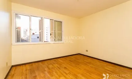 Apartamento com 2 quartos à venda na Rua Coronel Fernando Machado, 865, Centro Histórico, Porto Alegre, 62 m2 por R$ 310.000
