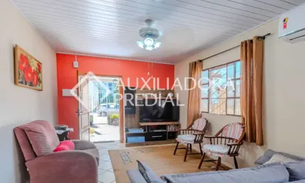 Casa com 2 quartos à venda na rua teotônia, 273, camaquã, porto alegre, 132 m2 por r$ 500.000