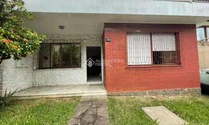 Casa com 3 quartos à venda na Rua Doutor Ernesto Ludwig, 340, Chácara das Pedras, Porto Alegre, 225 m2 por R$ 800.000