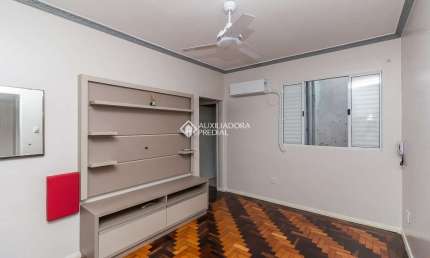 Apartamento com 2 quartos para alugar na Rua Demétrio Ribeiro, 390, Centro Histórico, Porto Alegre, 56 m2 por R$ 1.800
