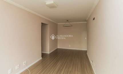 Apartamento com 2 quartos para alugar na Avenida Protásio Alves, 5126, Petrópolis, Porto Alegre, 75 m2 por R$ 2.100