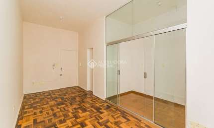 Apartamento com 1 quarto para alugar na Rua Jerônimo Coelho, 75, Centro Histórico, Porto Alegre, 37 m2 por R$ 850