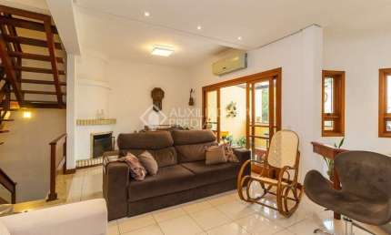 Casa em condomínio fechado com 3 quartos para alugar na Rua João Mendes Ouriques, 618, Jardim Isabel, Porto Alegre, 240 m2 por R$ 6.900