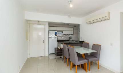 Apartamento com 2 quartos para alugar na Rua Faria Santos, 315, Petrópolis, Porto Alegre, 70 m2 por R$ 3.100