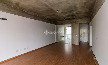 Apartamento com 2 quartos para alugar na rua domingos crescêncio, 804, santana, porto alegre, 40 m2 por r$ 3.050