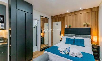 Loft com 1 quarto para alugar na Rua General Andrade Neves, 150, Centro Histórico, Porto Alegre, 17 m2 por R$ 6.000