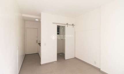 Kitnet / Stúdio para alugar na Avenida Senador Salgado Filho, 327, Centro Histórico, Porto Alegre, 26 m2 por R$ 1.000