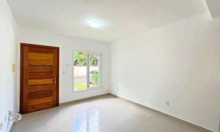 Casa em condomínio fechado com 3 quartos para alugar na Rua Júlio Dias de Souza, 175, Vila Operária, Porto Alegre, 101 m2 por R$ 2.800