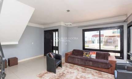 Casa em condomínio fechado com 4 quartos para alugar na Avenida Juca Batista, 4625, Hípica, Porto Alegre, 272 m2 por R$ 5.500