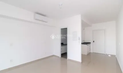 Loft com 1 quarto para alugar na Cassilda Flora Zaffari, 60, Teresópolis, Porto Alegre, 43 m2 por R$ 1.900