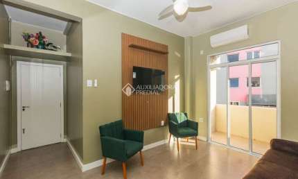 Apartamento com 1 quarto para alugar na Avenida Alberto Bins, 308, Centro Histórico, Porto Alegre, 52 m2 por R$ 2.470