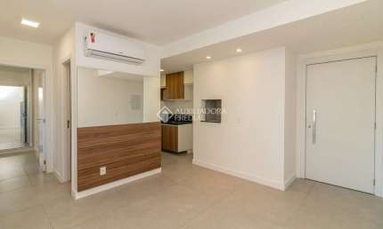 Apartamento com 2 quartos para alugar na Rua Santana, 1092, Farroupilha, Porto Alegre, 57 m2 por R$ 3.600