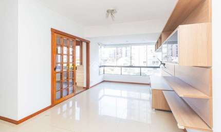 Apartamento com 3 quartos para alugar na Avenida Nilópolis, 280, Petrópolis, Porto Alegre, 121 m2 por R$ 12.000