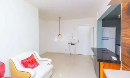 Apartamento com 3 quartos para alugar na Avenida Bento Gonçalves, 1515, Partenon, Porto Alegre, 66 m2 por R$ 2.700