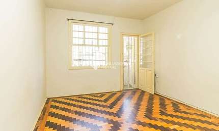 Apartamento com 3 quartos para alugar na Rua César Lombroso, 116, Rio Branco, Porto Alegre, 106 m2 por R$ 1.800