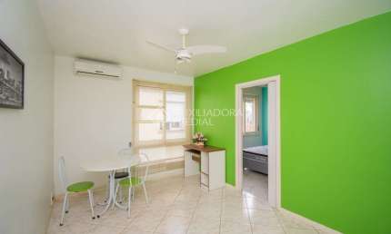 Apartamento com 1 quarto para alugar na Avenida Coronel Lucas de Oliveira, 2902, Petrópolis, Porto Alegre, 41 m2 por R$ 1.200