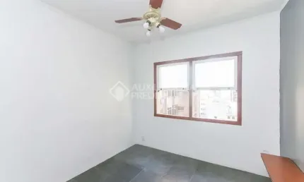 Apartamento com 1 quarto para alugar na Avenida Senador Salgado Filho, 359, Centro Histórico, Porto Alegre, 18 m2 por R$ 1.000