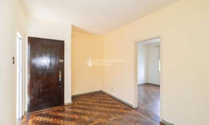 Apartamento com 2 quartos para alugar na Rua Doutor Voltaire Pires, 430, Santo Antônio, Porto Alegre, 59 m2 por R$ 1.400
