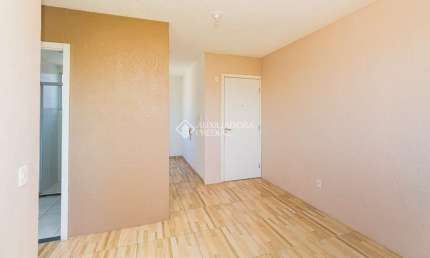 Apartamento com 2 quartos para alugar na Avenida Família Gonçalves Carneiro, 441, Cavalhada, Porto Alegre, 40 m2 por R$ 1.200