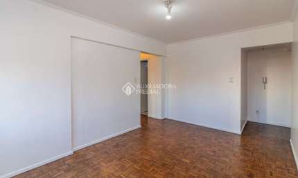 Apartamento com 2 quartos para alugar na Rua Doutor Sebastião Leão, 321, Azenha, Porto Alegre, 75 m2 por R$ 1.600