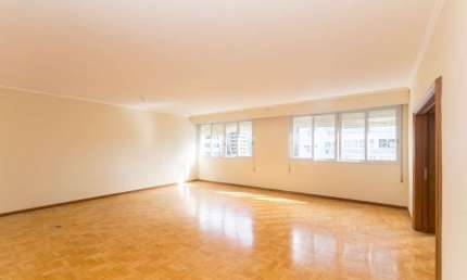 Apartamento com 2 quartos para alugar na Rua Vinte e Quatro de Outubro, 627, Moinhos de Vento, Porto Alegre, 226 m2 por R$ 5.000