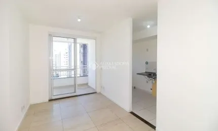 Apartamento com 3 quartos para alugar na Rua Airton Ferreira da Silva, 295, Humaitá, Porto Alegre, 65 m2 por R$ 2.100