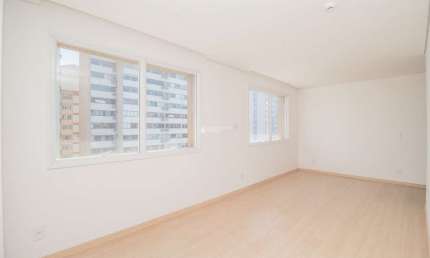 Apartamento com 1 quarto para alugar na Avenida Loureiro da Silva, 1835, Cidade Baixa, Porto Alegre, 35 m2 por R$ 1.900