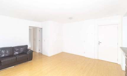Apartamento com 2 quartos para alugar na Avenida Dom Cláudio José Gonçalves Ponce de Leão, 140, Vila Ipiranga, Porto Alegre, 65 m2 por R$ 2.600