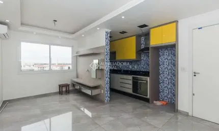 Apartamento com 3 quartos para alugar na Rua Irmão Félix Roberto, 100, Humaitá, Porto Alegre, 51 m2 por R$ 2.800