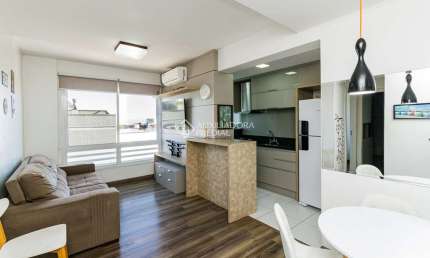 Apartamento com 2 quartos para alugar na Rua Doutor Malheiros, 101, Santo Antônio, Porto Alegre, 53 m2 por R$ 2.800