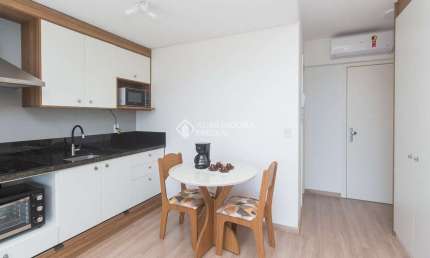 Loft com 1 quarto para alugar na Rua Alberto Silva, 53, Vila Ipiranga, Porto Alegre, 30 m2 por R$ 2.500