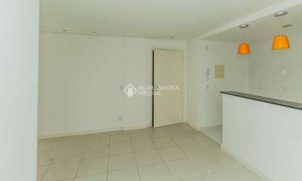 Apartamento com 3 quartos para alugar na Avenida Dom Cláudio José Gonçalves Ponce de Leão, 140, Vila Ipiranga, Porto Alegre, 65 m2 por R$ 2.650