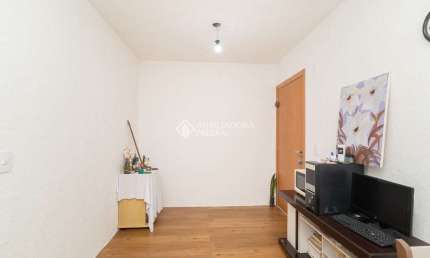 Apartamento com 2 quartos para alugar na Sete Mil e Oito, 300, Restinga, Porto Alegre, 52 m2 por R$ 1.100