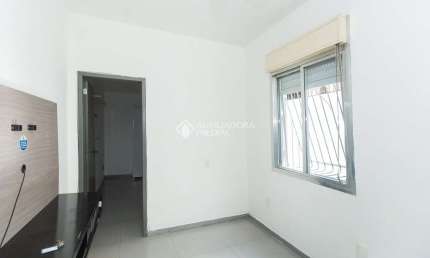 Apartamento com 1 quarto para alugar na Avenida General Emílio Lúcio Esteves, 214, Santa Maria Goretti, Porto Alegre, 36 m2 por R$ 950