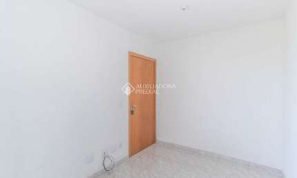 Apartamento com 2 quartos para alugar na Sete Mil e Oito, 350, Restinga, Porto Alegre, 50 m2 por R$ 1.600