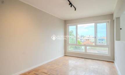 Apartamento com 2 quartos para alugar na Rua Guilherme Schell, 59, Santo Antônio, Porto Alegre, 70 m2 por R$ 1.890
