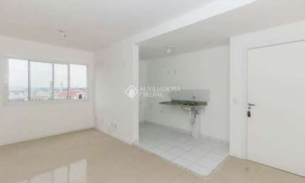 Apartamento com 3 quartos para alugar na Rua Irmão Félix Roberto, 100, Humaitá, Porto Alegre, 65 m2 por R$ 2.000