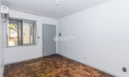 Apartamento com 2 quartos para alugar na Avenida Clóvis Paim Grivot, 450, Humaitá, Porto Alegre, 55 m2 por R$ 1.150