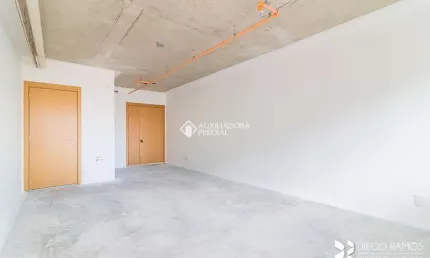 Sala comercial para alugar na Avenida Assis Brasil, 2827, Passo da Areia, Porto Alegre, 38 m2 por R$ 1.500