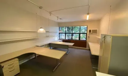 Sala comercial para alugar na Rua Comendador Rheingantz, 35, Auxiliadora, Porto Alegre, 35 m2 por R$ 1.250
