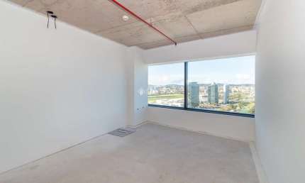 Sala comercial para alugar na Avenida Padre Cacique, 2703, Praia de Belas, Porto Alegre, 31 m2 por R$ 2.500