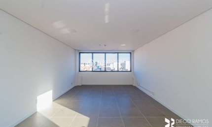 Sala comercial para alugar na Avenida Assis Brasil, 2827, Cristo Redentor, Porto Alegre, 39 m2 por R$ 2.300